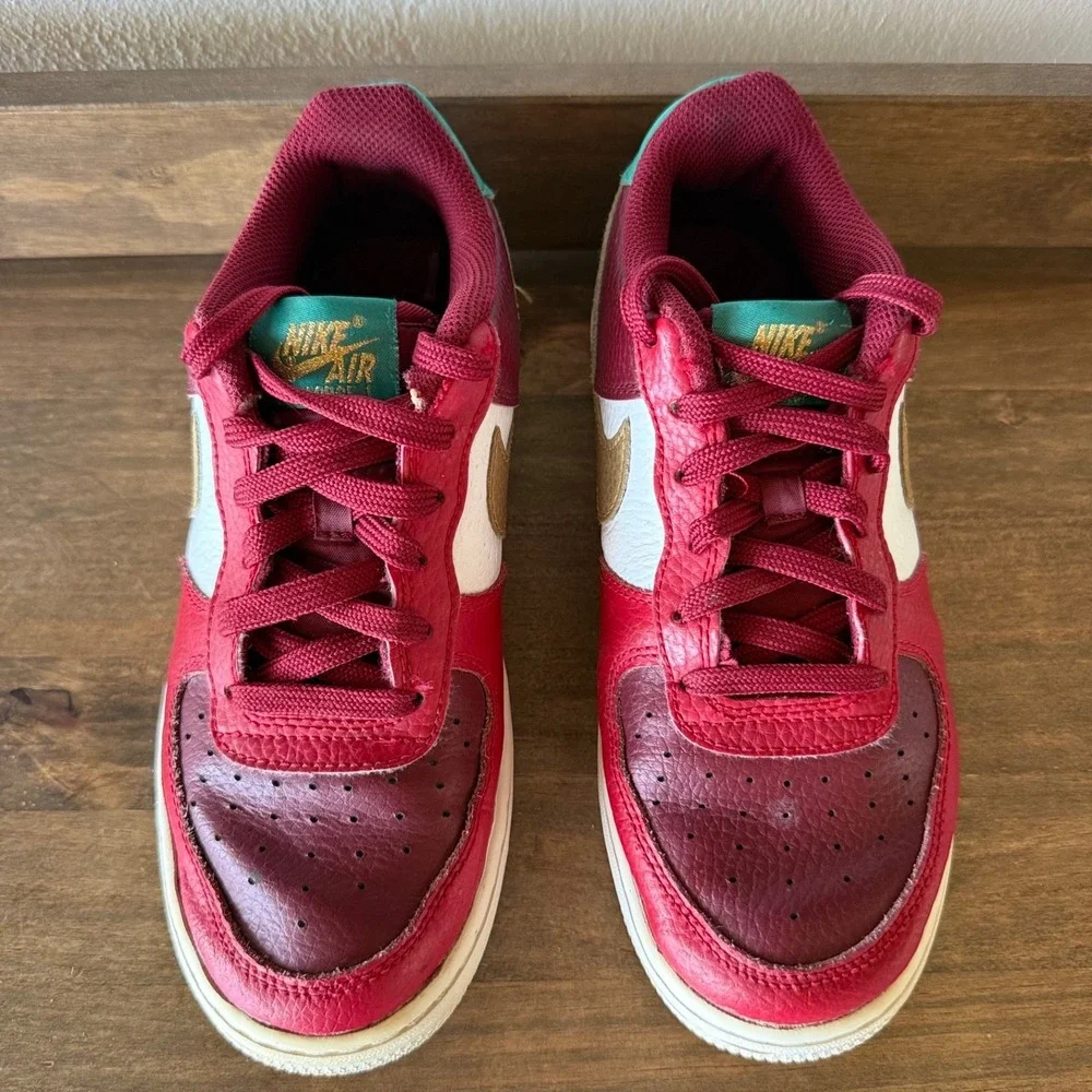 Nike Air Force 1 Low GS Christmas Sneakers Youth 5.5Y Team Red Gold DQ4709-600
